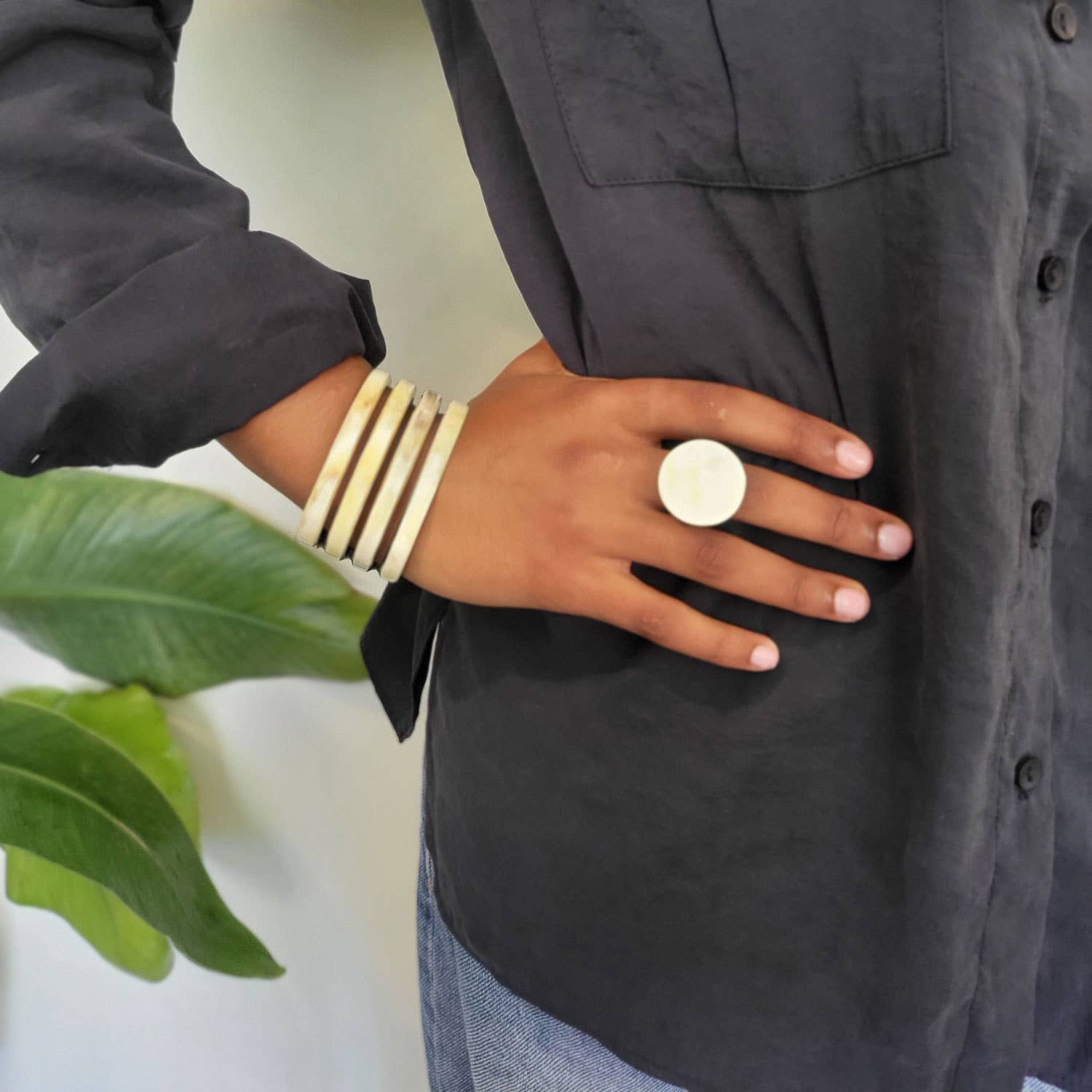 White Natural Round Buffalo Horn Ring  -  Large