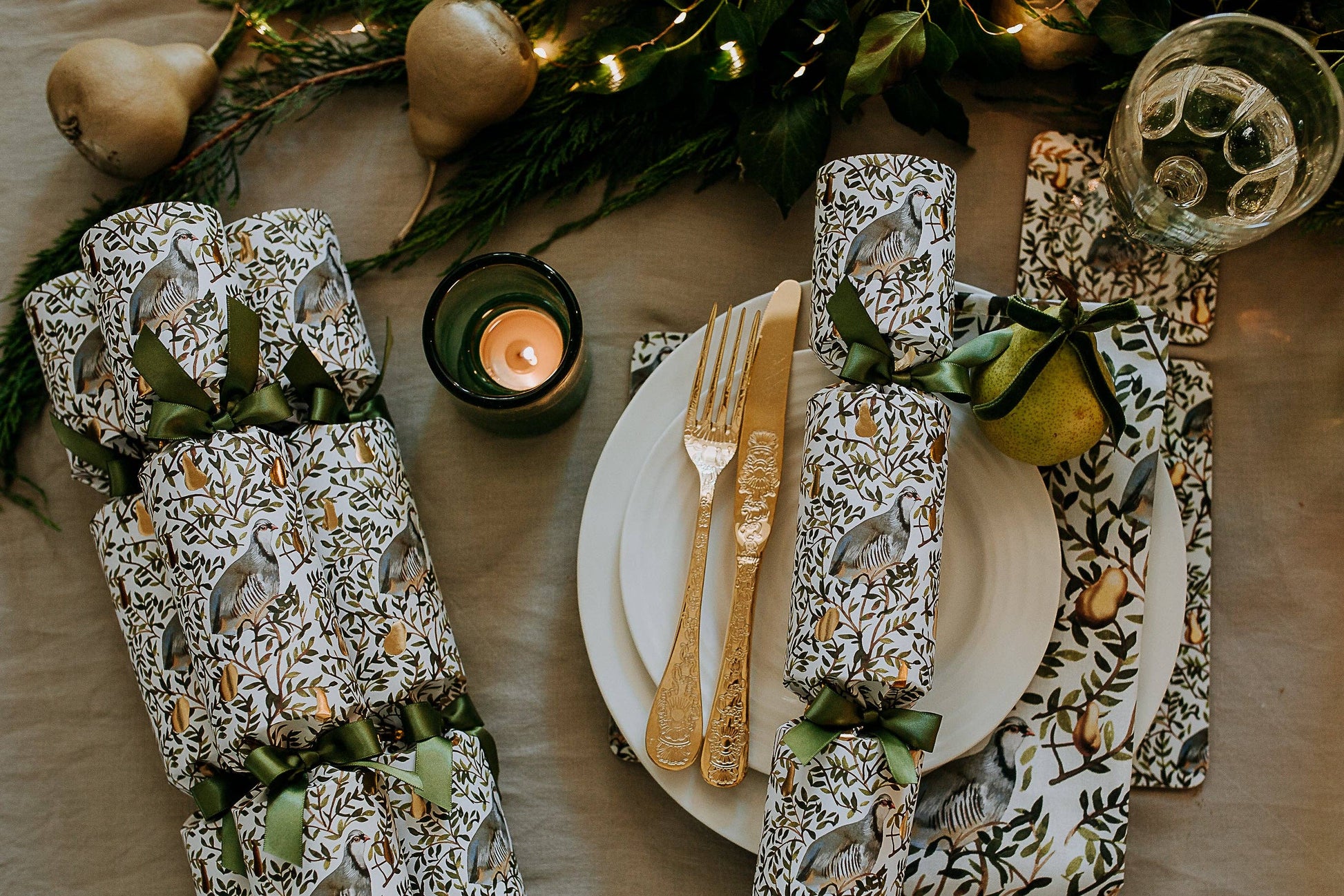 PARTRIDGE IN A PEAR TREE LUXURY CHRISTMAS CRACKERS