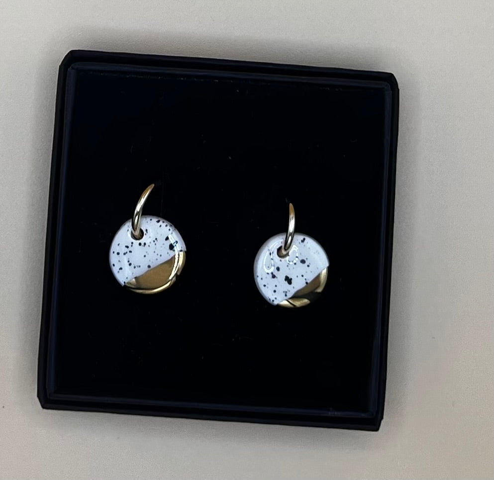 White Rain - Ceramic circle with silver