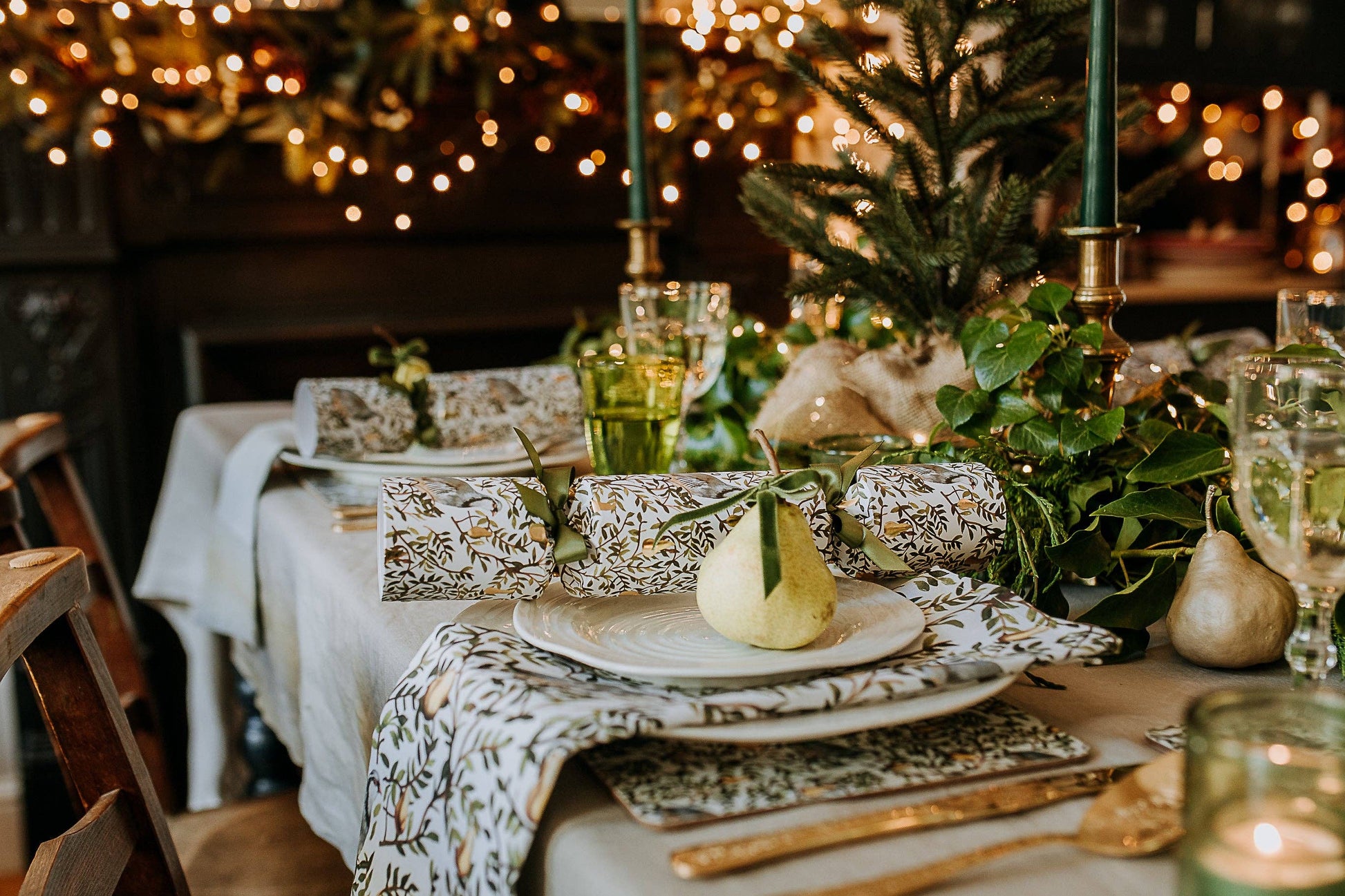 PARTRIDGE IN A PEAR TREE LUXURY CHRISTMAS CRACKERS