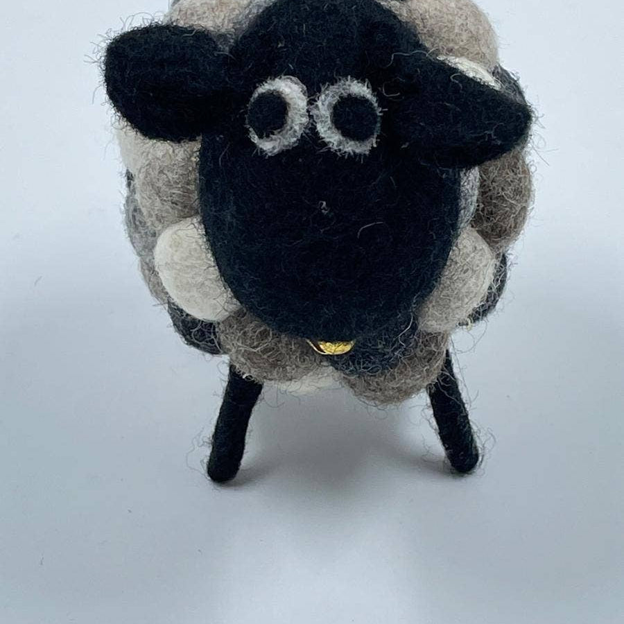 Handmade Felt Colorful Pompom Pom Pom sheep pin cushion