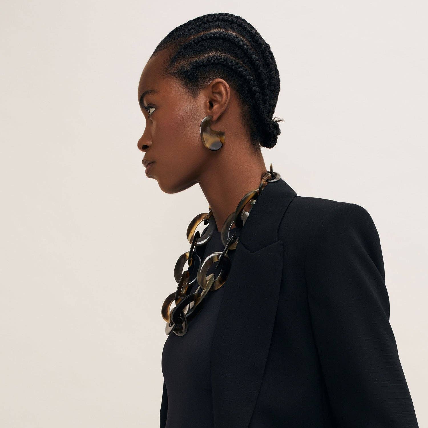 Large oval link brown horn necklace