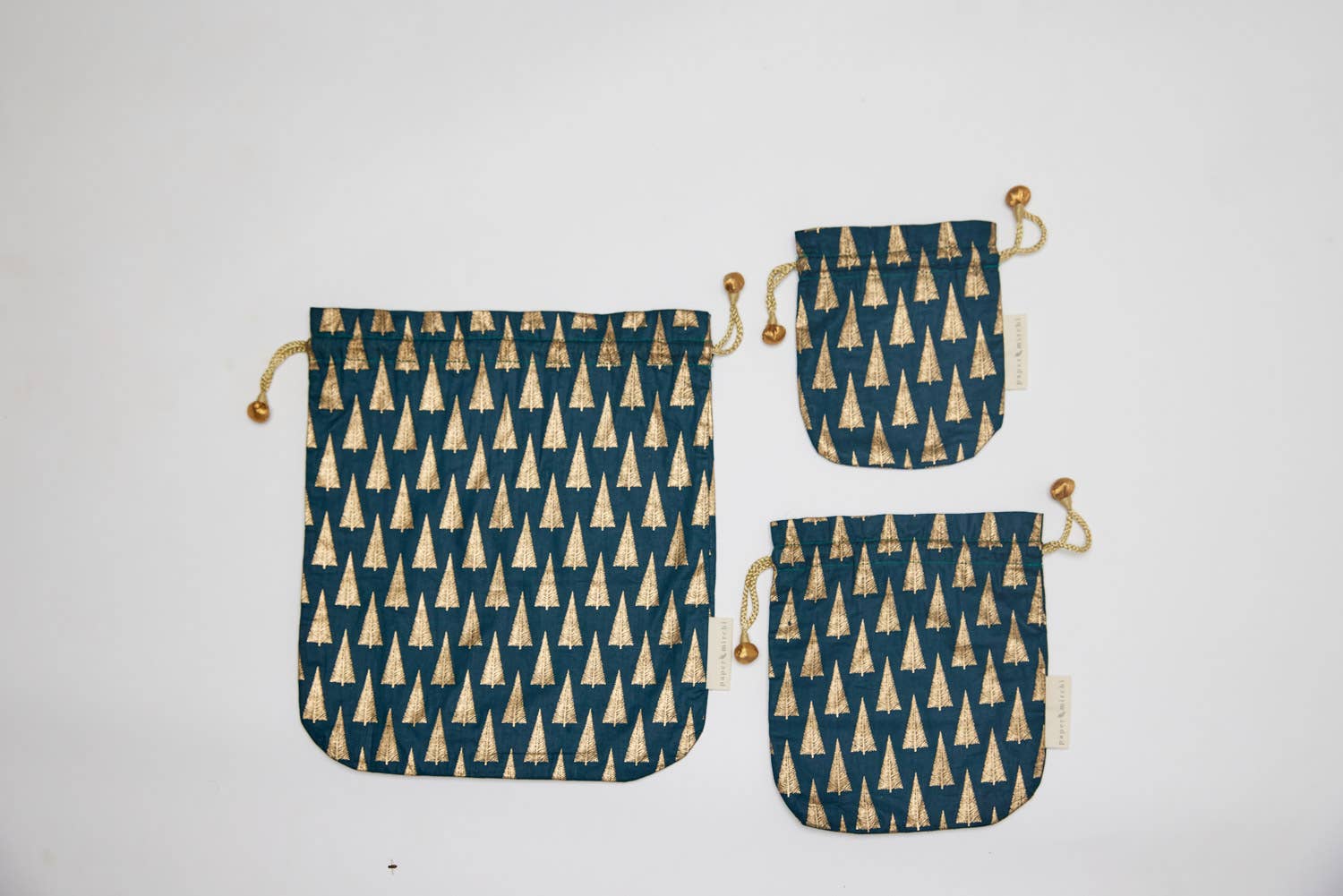 Medium Fabric Gift Bags Drawstring- : Medium - H23cm x W19cm, Scarlet Woodland