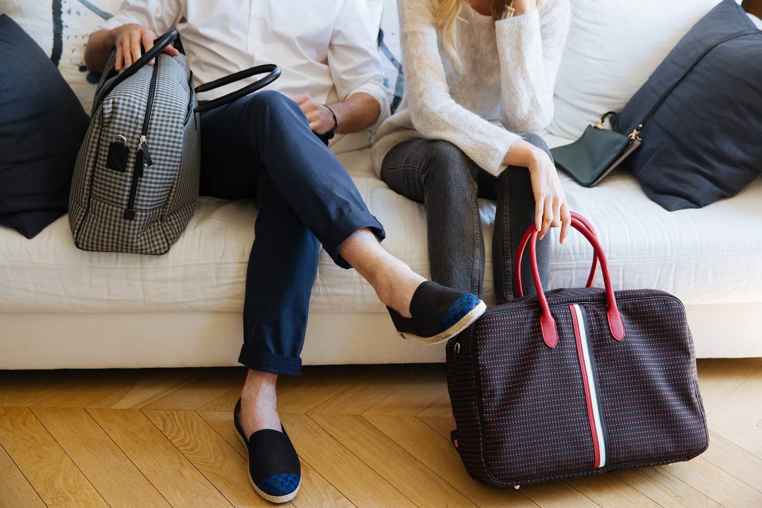 Woman's Giovana black and red fabric cabin bag