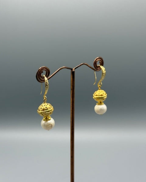 Freshwater Pearl and Gold Earrings