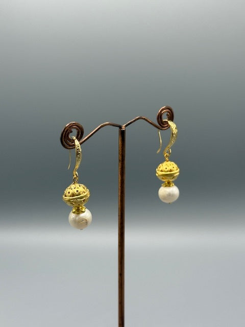 Freshwater Pearl and Gold Earrings