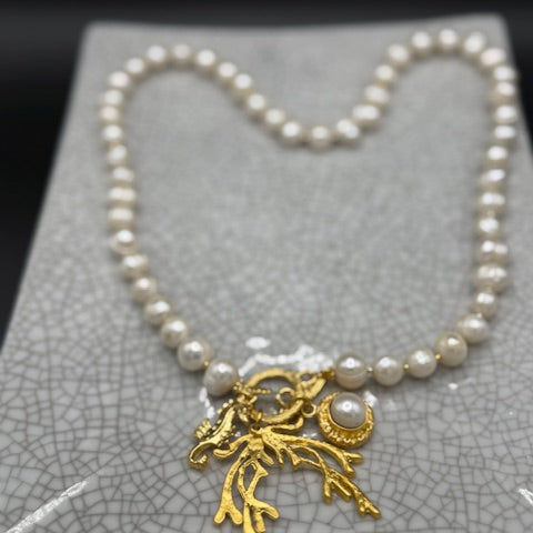 Freshwater pearl with pearl, seahorse and seaweed charms