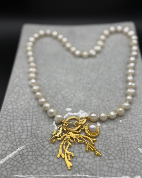 Freshwater pearl with pearl, seahorse and seaweed charms