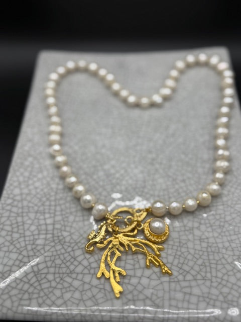 Freshwater pearl with pearl, seahorse and seaweed charms