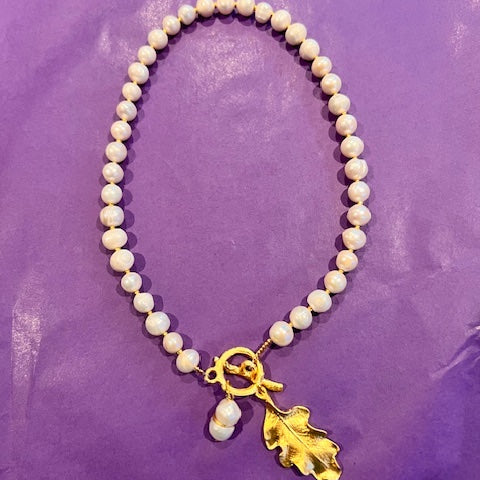 Pearl Necklace with Gold Oak Leaf
