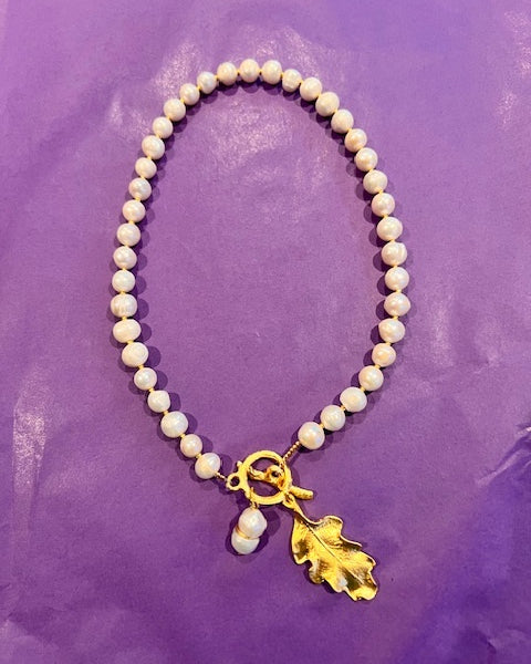 Pearl Necklace with Gold Oak Leaf