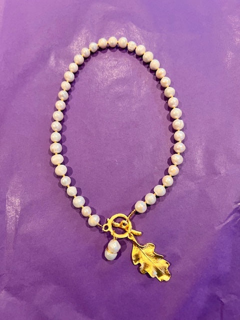 Pearl Necklace with Gold Oak Leaf