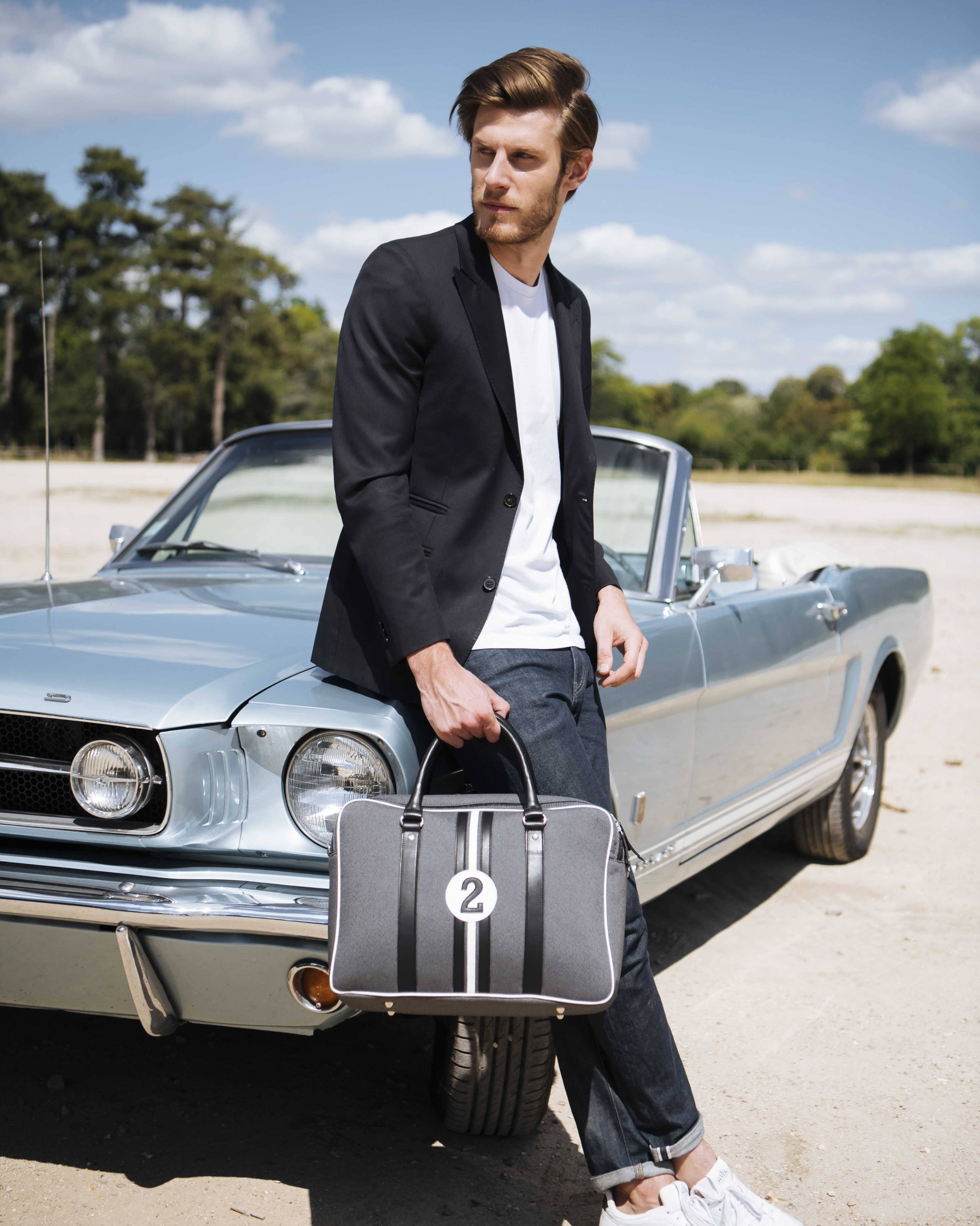 2 James NBN2 13-inch grey and white eco-friendly computer bag