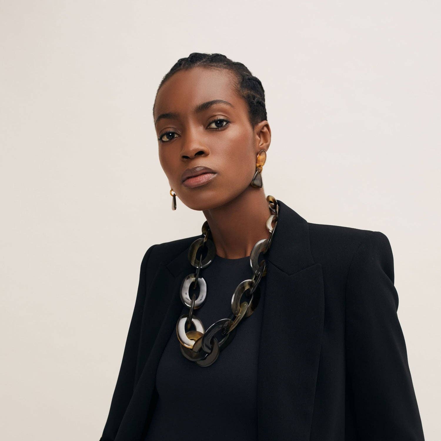 Large oval link brown horn necklace