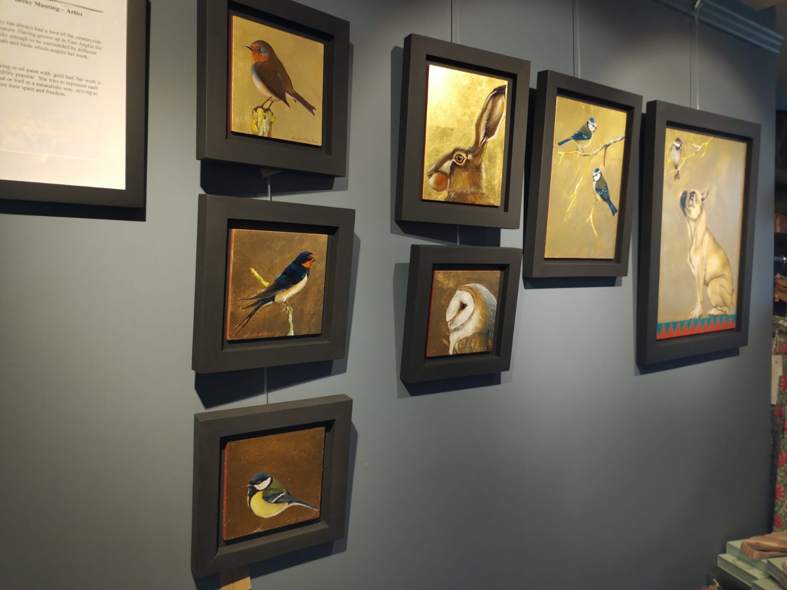 Chatting - French Bulldog & Little Bird