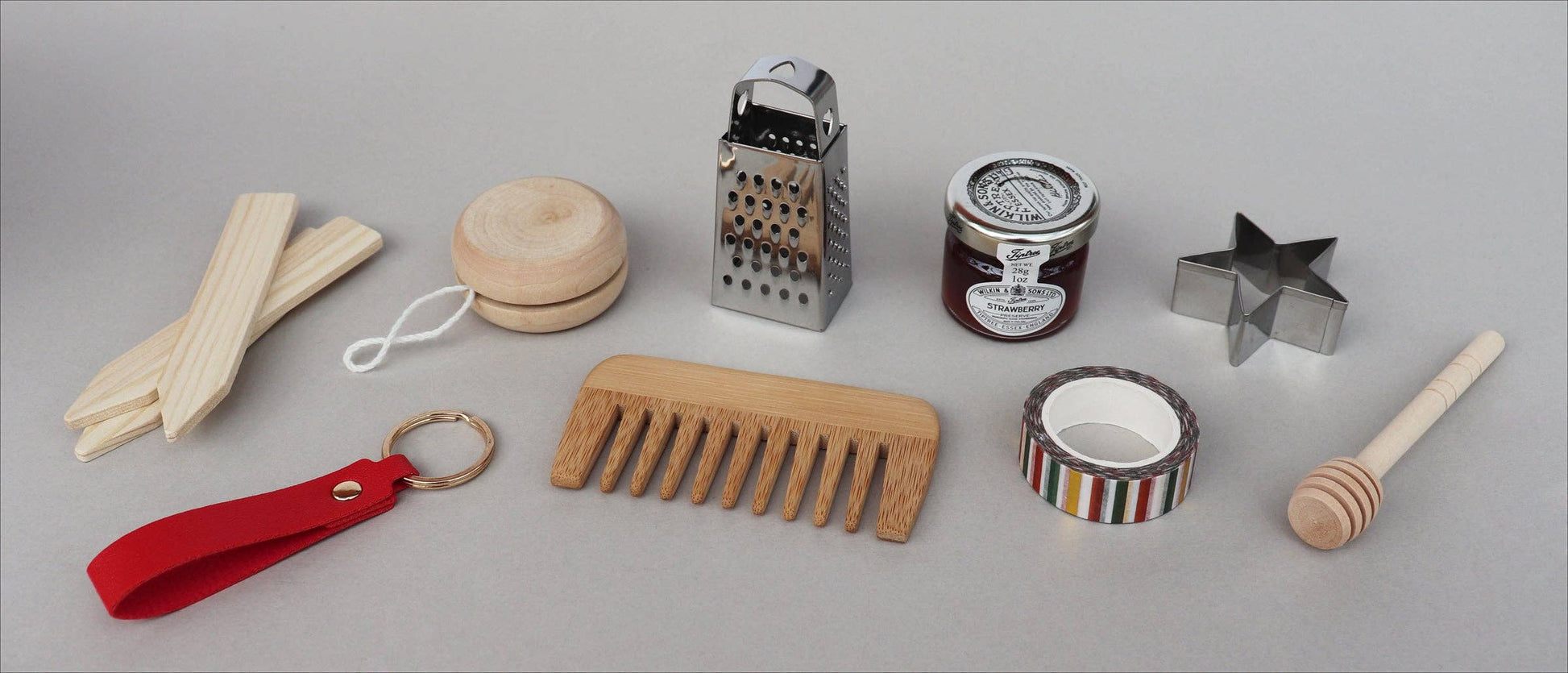 MISTLETOE LUXURY CHRISTMAS CRACKERS