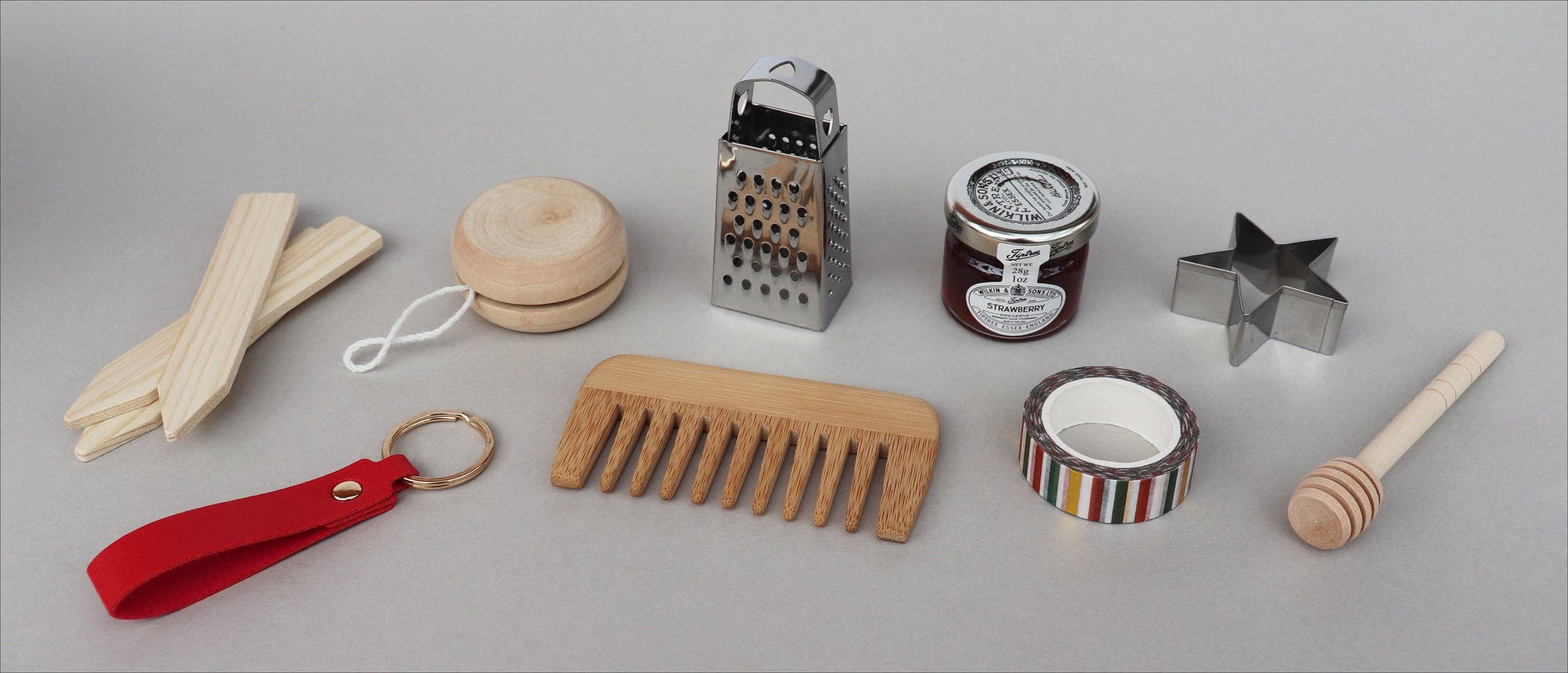 PARTRIDGE IN A PEAR TREE LUXURY CHRISTMAS CRACKERS