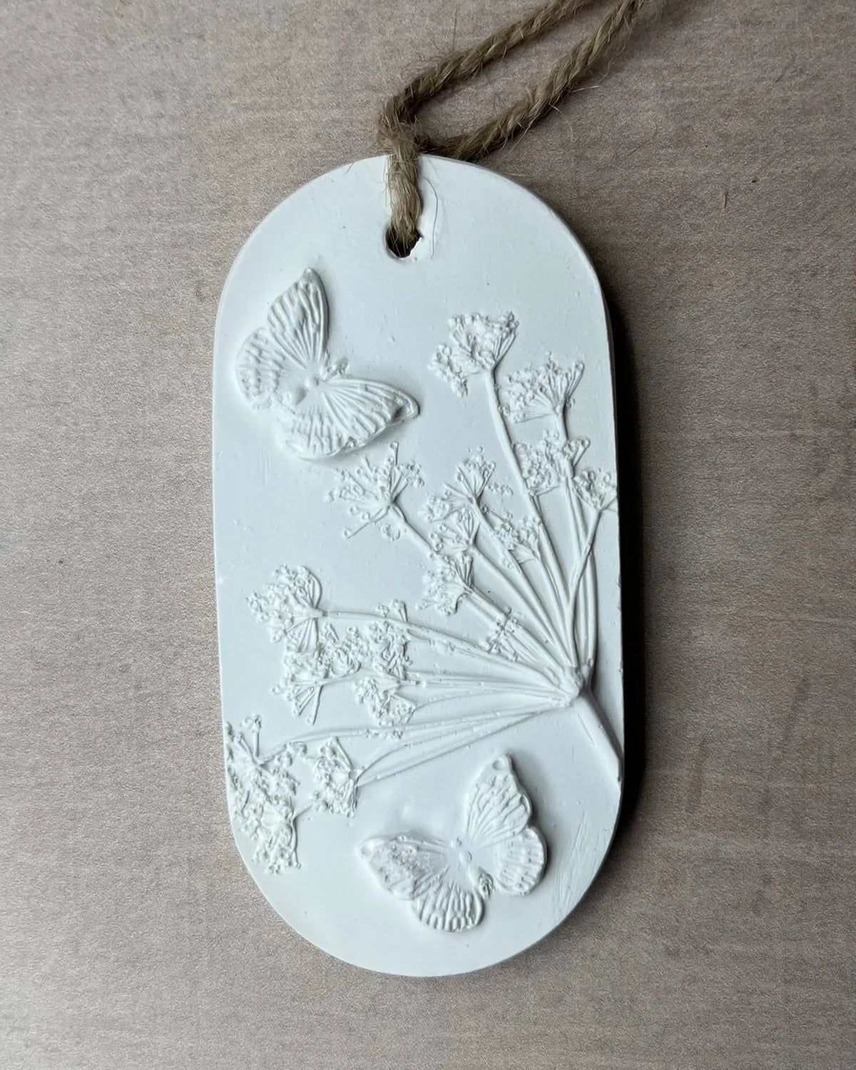 Small Butterflies and Cow Parsley Botanical Cast Fragrance Diffuser The Foxglove Tree
