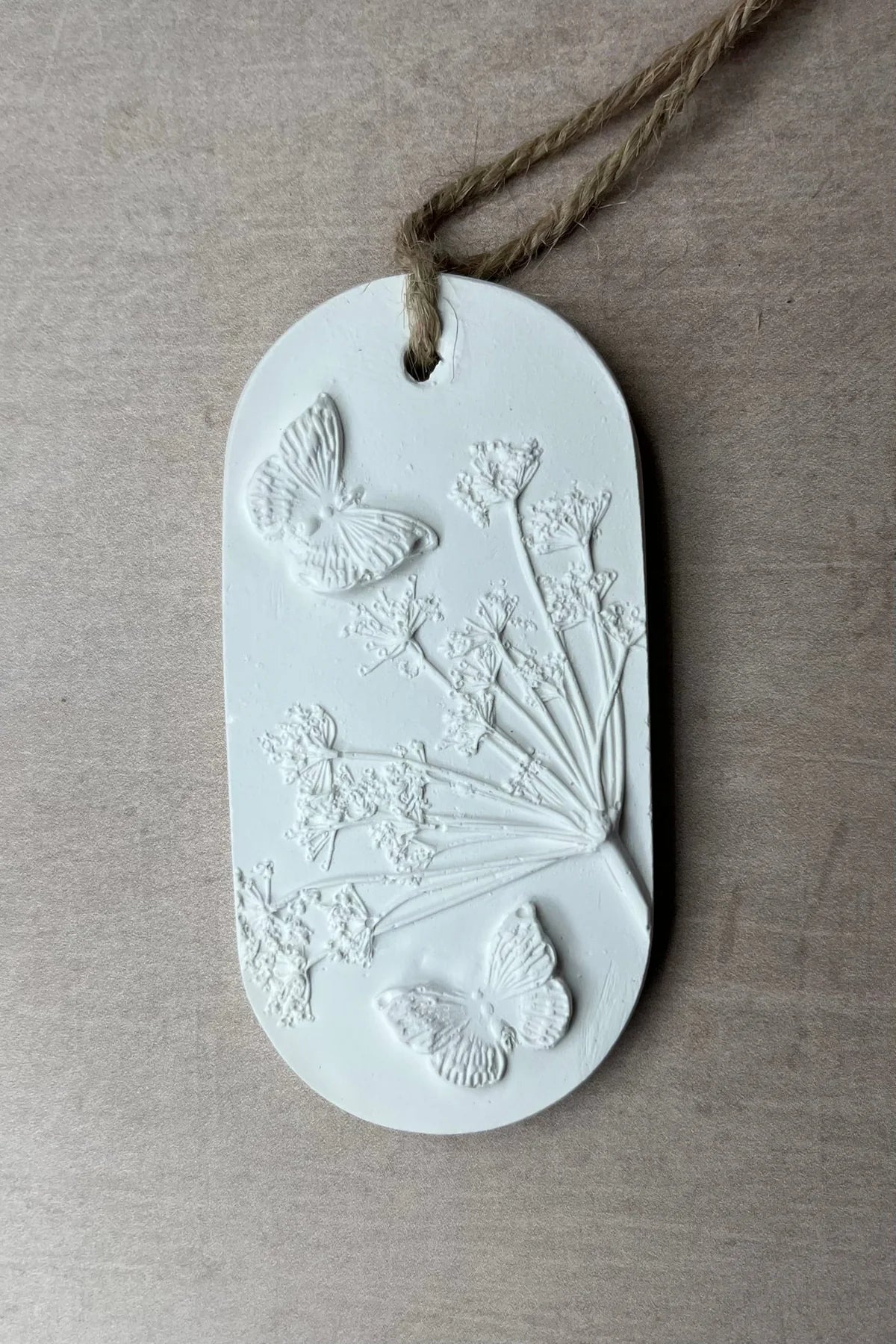 Small Butterflies and Cow Parsley Botanical Cast Fragrance Diffuser The Foxglove Tree