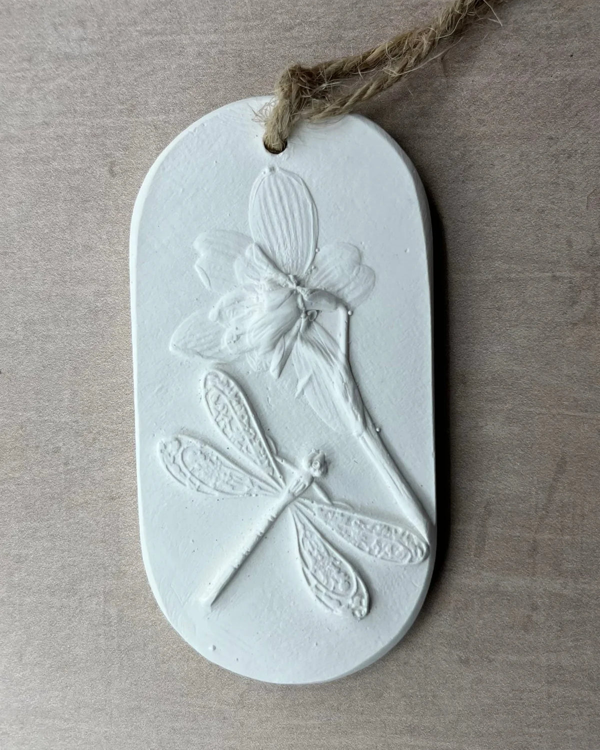 Small Dragonfly and Snowdrop Botanical Cast Fragrance Diffuser The Foxglove Tree